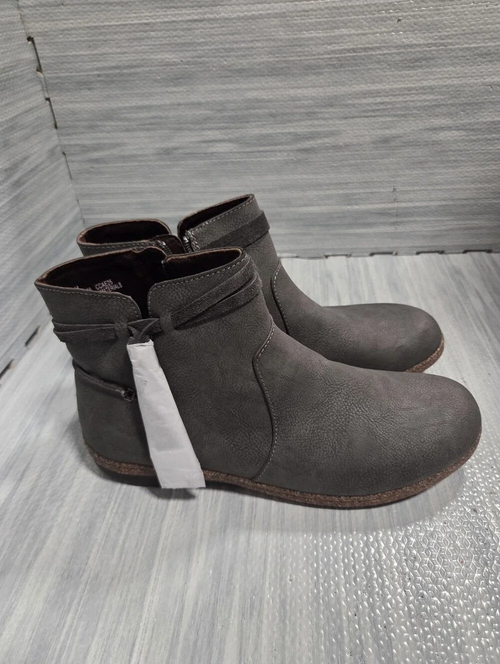 Women's BOC Addi Leather Flat Heel Booties US Shoe Size: 11